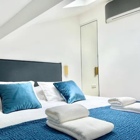 Apartment Duplex En Plein Coeur De Cannes, 5 Min Walk To Croisette And Palais *